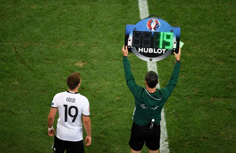 Berapa Jumlah Maksimal Pergantian Pemain Dalam Sepak Bola?
