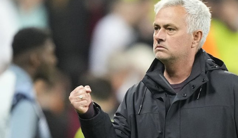 Khas Parkir Bus Jose Mourinho , AS Roma ke Final Liga Europa Hanya dengan Satu Shot!