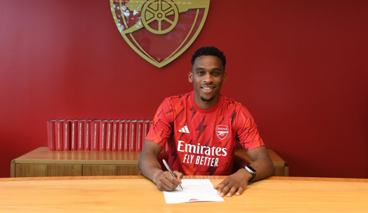 Resmi!Arsenal Rekrut Jurrien Timber dari Ajax Amsterdam
