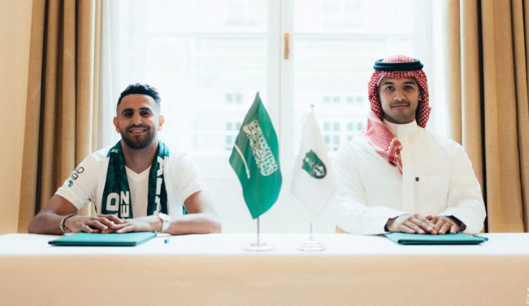 Resmi ! Riyad Mahrez Hijrah Ke Al Ahli