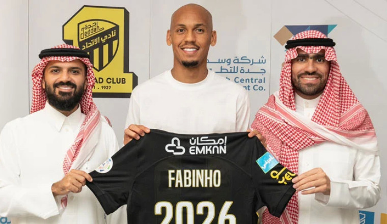 Resmi! Fabinho Bergabung ke Al Ittihad