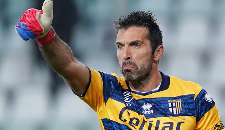 Gianluigi Buffon Umumkan Pensiun