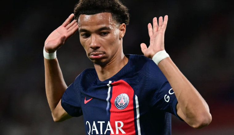 Milan Coba Dekati PSG Untuk Datangkan Ekitike