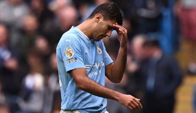 Brutal! Rodri Dapat Kartu Merah Setelah Cekik Pemain Nottingham Forest