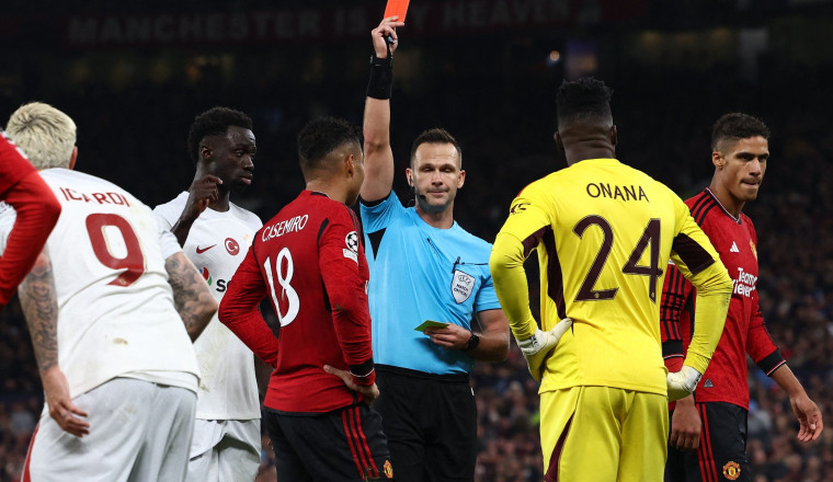 Casemiro Kartu Merah! Man United Takluk di  Old Trafford oleh Galatasaray
