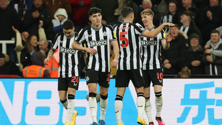 Bermain di St James' Park, Newcastle Hajar Chelsea 4-1