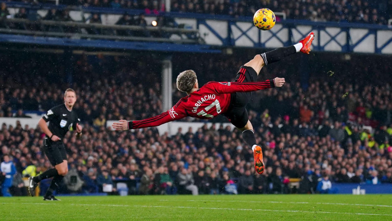 Bertandang ke Goodison Park, Manchester United Berhasil Amankan 3 Angka