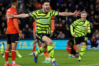 Gol Telat Declan Rice Bantu Arsenal Amankan Puncak Klasemen