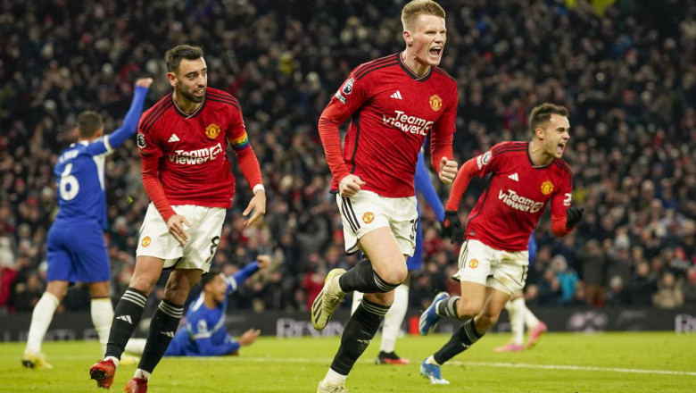 Brace Scott McTominay Bawa Manchester United Tumbangkan Chelsea