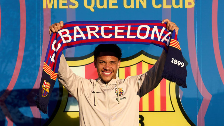 Resmi Berseragam Barcelona, Vitor Roque Tak Sabar Cetak Banyak Gol