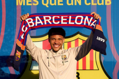 Resmi Berseragam Barcelona, Vitor Roque Tak Sabar Cetak Banyak Gol