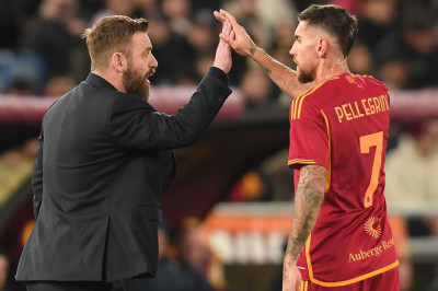 Tumbangkan Hellas Verona, Tandai Kemenangan Pertama De Rossi