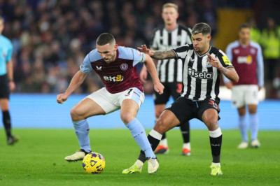 Bermain di Villa Park, Aston Villa Dipermalukan Newcastle 1-3