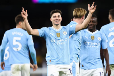 Brace Julian Alvarez Bantu Manchester City Raih Tiga Poin Krusial