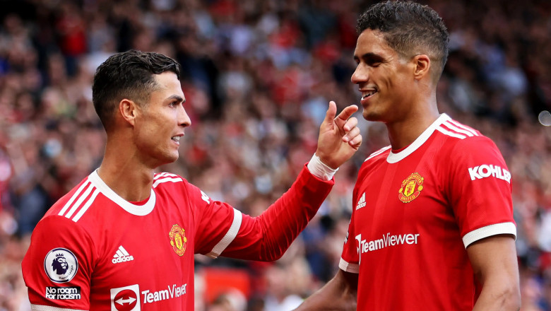 Janjikan Gaji Fantastis, Cristiano Ronaldo Ajak Raphael Varane ke Al-Nassr