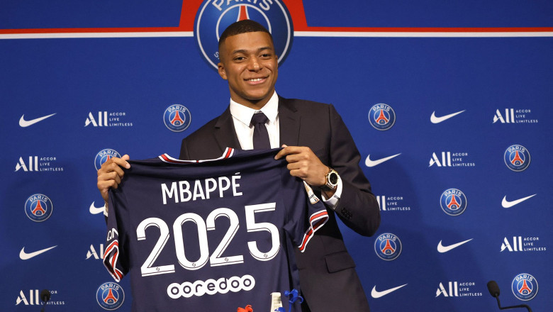 Kylian Mbappe Cabut, PSG Siapkan Victor Osimhen Jadi Suksesor