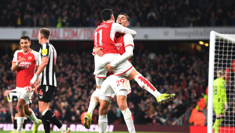 Hajar Newcastle 4-1, Arsenal Jaga Asa Juara Premier League