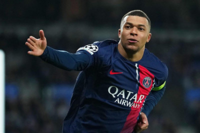 Brace Kylian Mbappe, Bantu PSG Singkirkan Real Sociedad