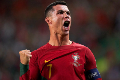 Tak Dipanggil Portugal Kontra Swedia, Cristiano Ronaldo Nikmati Liburan Singkat