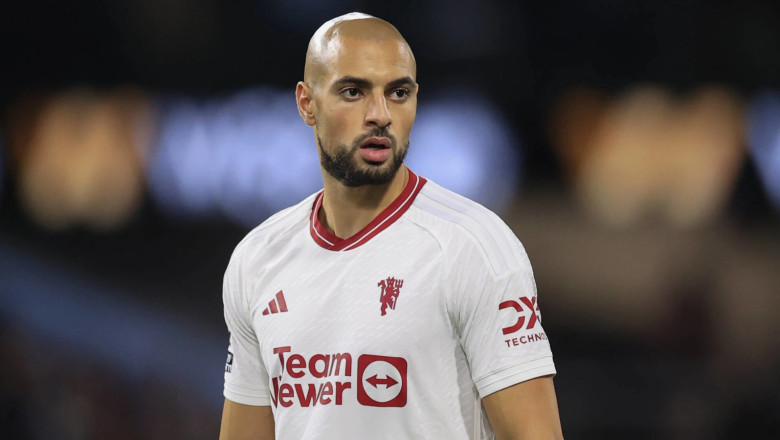 Dilepas Manchester United, Sofyan Amrabat Menuju Anfield?
