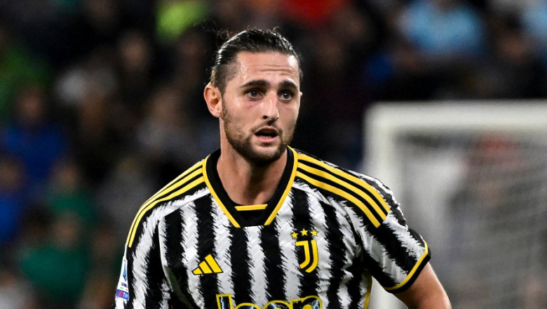 Manchester United Mulai Dekati Gelandang Juventus, Adrien Rabiot