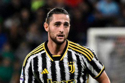 Manchester United Mulai Dekati Gelandang Juventus, Adrien Rabiot