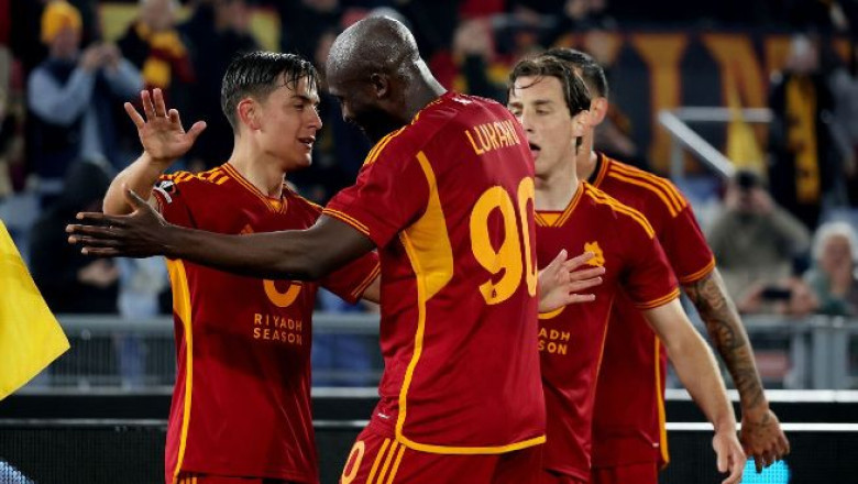 AS Roma Tembus Semifinal Liga Europa Usai Tekuk AC Milan 2-1