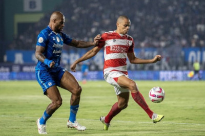 Persib Bandung Menuju Juara BRI Liga 1 2023/2024 Setelah Menghajar Madura United 3-0