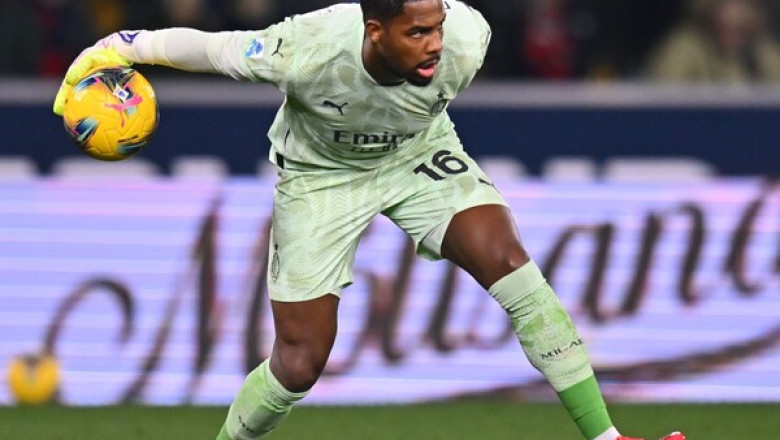 Kontrak Mike Maignan Jadi Sorotan, Man United dan Chelsea Mengawasi