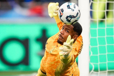 AC Milan Pede Bisa Yakinkan Mike Maignan Bertahan di San Siro