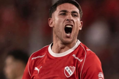 Profil Santiago Montiel Pencetak Gol Salto dari Luar Kotak Penalti yang Sabet Puskas Award 2025