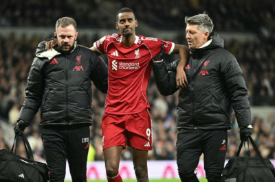 Liverpool Kehilangan Alexander Isak, Legenda Larang Pembelian Panik di Bursa Transfer Januari 2026