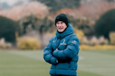 Dalam Tekanan Besar, Manajer Tottenham Ditinggal Asisten