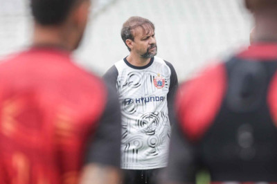 Persija Jakarta Bakal Rekrut Jaja dan Ezra Walian? Ini Kata Mauricio Souza