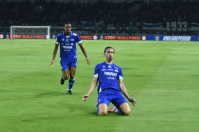 Duel Klasik Bernilai Enam Poin: Persib vs Persija Penentu Pemuncak Klasemen