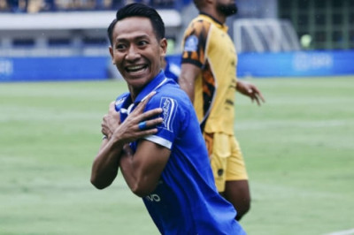 Gol Cepat Beckham Putra Antar Persib Ungguli Persija di Babak Pertama