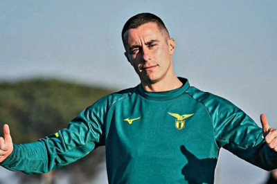 Lazio Resmi Perpanjang Kontrak Defender Veteran