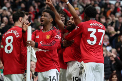 Legenda Manchester United Terpukau Penampilan Carrick: Setelah Sekian Lama, Bisa Senang Nonton MU!