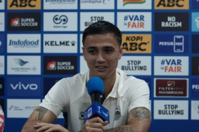 Eliano Reijnders Minta Persib Tak Terlena Meski Juara Paruh Musim