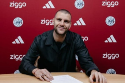 Nilai Pasar Melejit Usai Gabung Ajax, Maarten Paes Ukir Rekor Baru dan Dekati Mimpi Tampil di Liga Champions