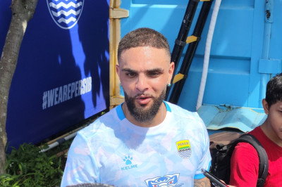Nyaman di Bandung, Kurzawa Tidak Menyesal Gabung Persib