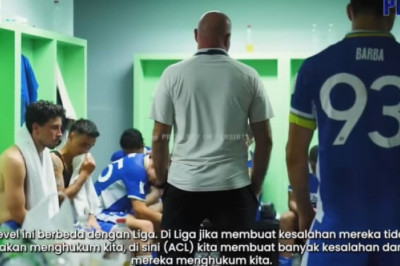 Ruang Ganti Persib Memanas, Bojan Hodak Murka di Hadapan Thom Haye dan Eliano Soroti Banyaknya Kesalahan