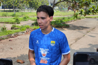 Bersaing dengan Stoper Senior, Dion Markx Ingin Timba Ilmu