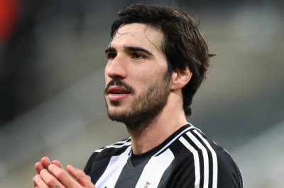 Gelandang Kelas Dunia Ingin Gabung Manchester United Musim Panas Ini