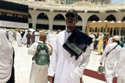 Penuh Makna, Paul Pogba Jalani Umroh dan Kutip Ayat Al Quran tentang Sabar dan Salat