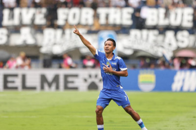 Tempat Menonton Persib vs Persita, Minggu 22 Februari 2026 Pukul 20.30 WIB