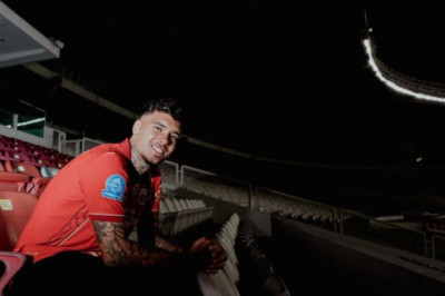 Sentuhan Emosional Shayne Pattynama di Laga Persija Kontra Malut United