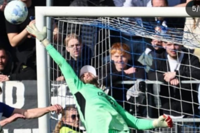 Mantan Pemain Ajax Kritik Keras Maarten Paes