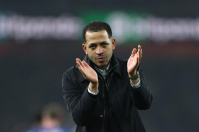 Liam Rosenior Bela Kiper Chelsea Usai Kekalahan Telak dari PSG