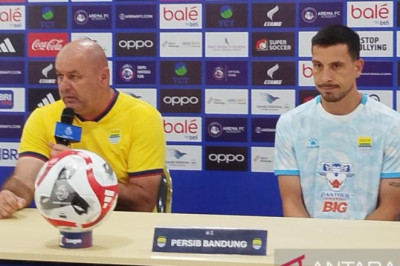 Bojan Hodak Ikhlas Lepas Thom Haye Pulang ke Belanda